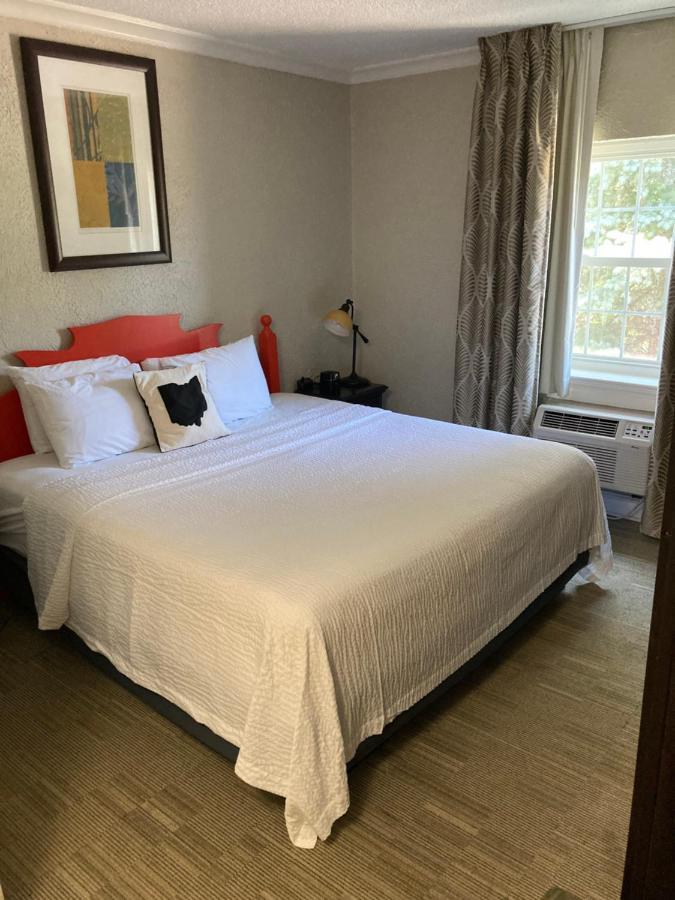 The Aurora Inn Hotel And Event Center Ngoại thất bức ảnh